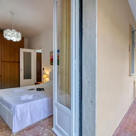 Lägenhet La Casa Di Ale Front Golf Rapallo
